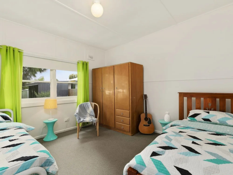 Vintage Sunrise - Pet Friendly (Outside Only)