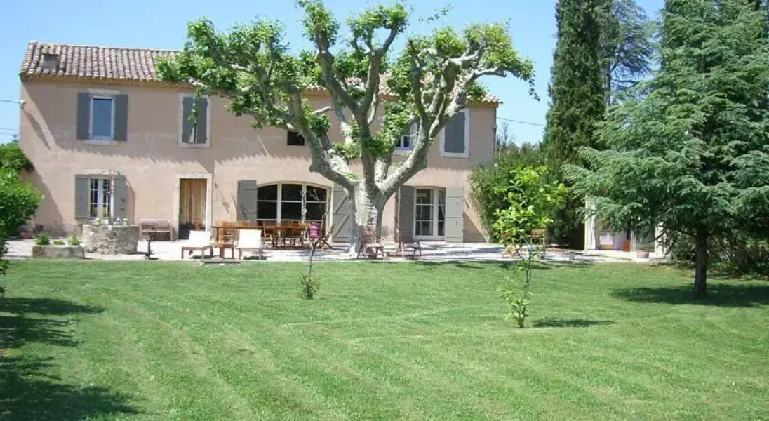 La Cigale au Bord de Leau