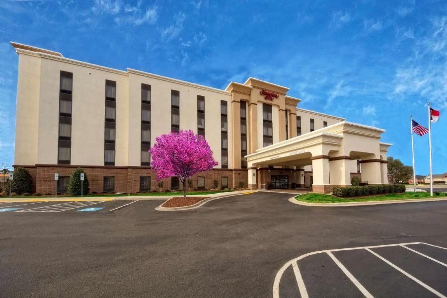 Hampton Inn by Hilton Dunn