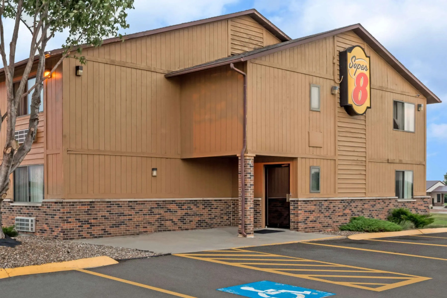 Super 8 by Wyndham Smithville/Kansas City