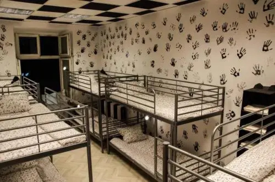 Crawl Party Hostel - Adults Only