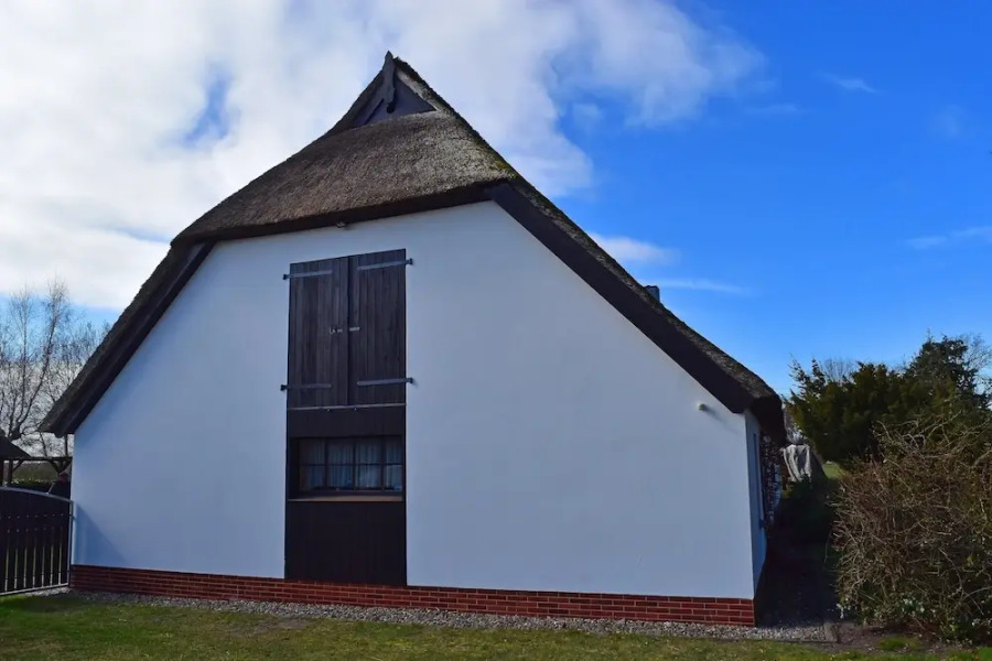 Apartment Near Baltic Sea and Salzhaff Lagoon