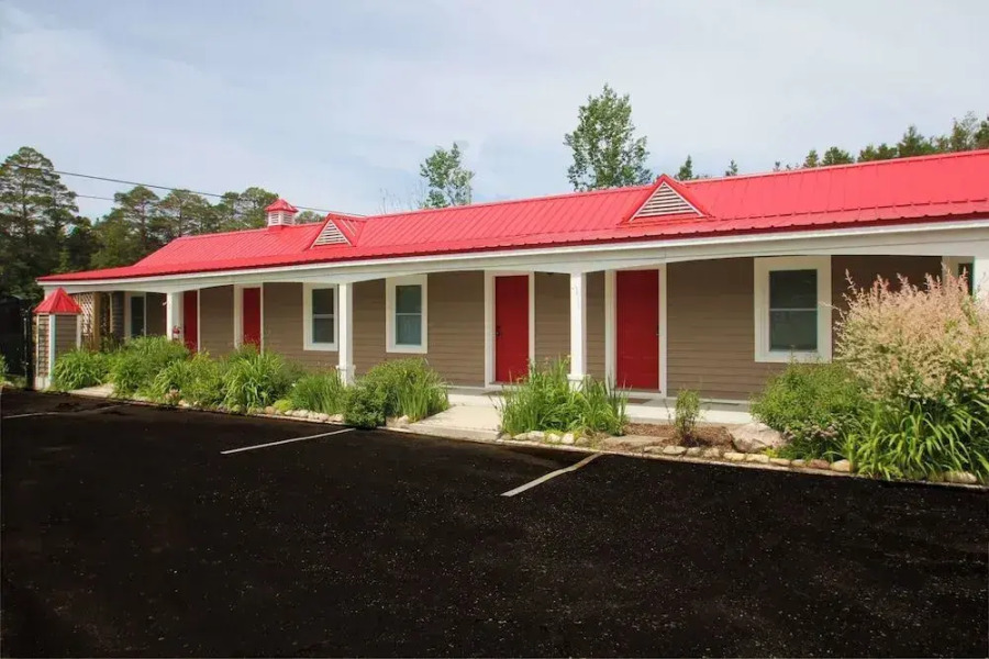 Mackinac Lake Trail Motel