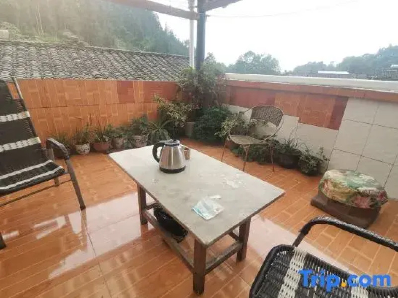 Ya'an Shangli Ancient Town Haojinglou Homestay