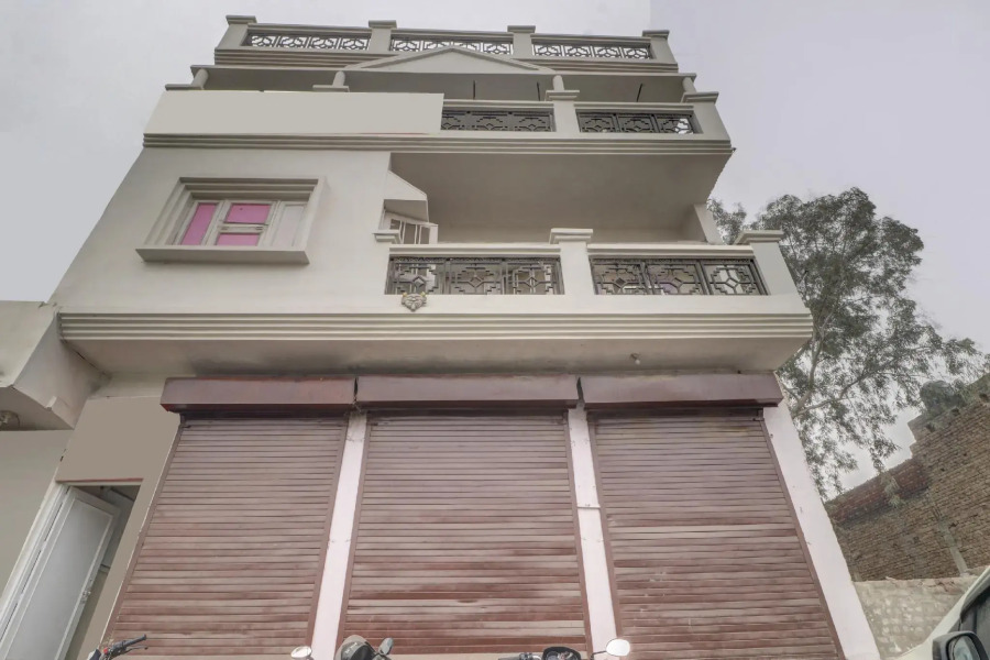 OYO 77745 Hotel Yatri Niwas