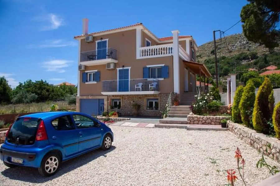 Mandi’s Apartments Aggelos