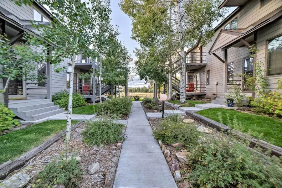 Pagosa Condo w/ Deck, 4 Mi to Hot Springs & Dtwn