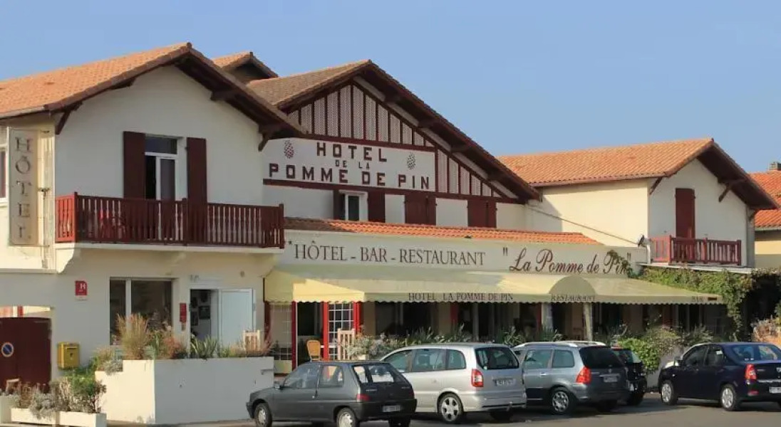 Hotel Bar Restaurant La Pomme de Pin