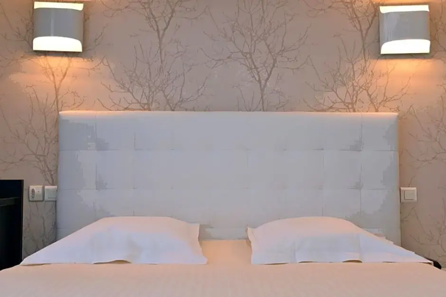 Square Hotel