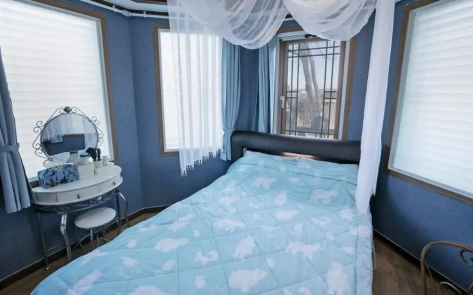 Taean Lemon Treen Pension