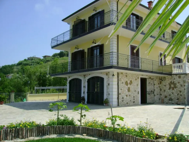 Villa Malandrino Guest House