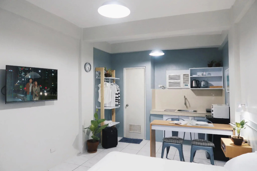 Dragonfly Transient House