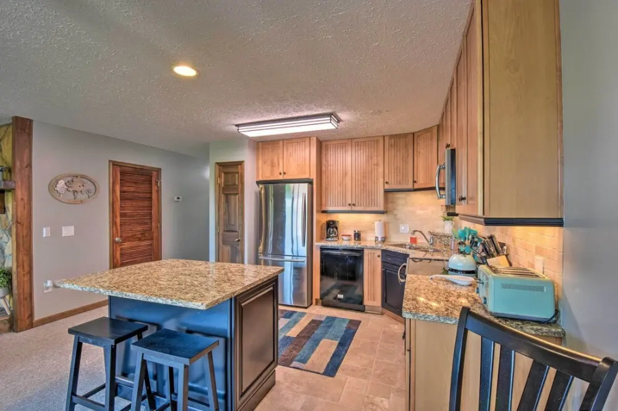 Stylish Sky Valley Condo With Club Amenities!