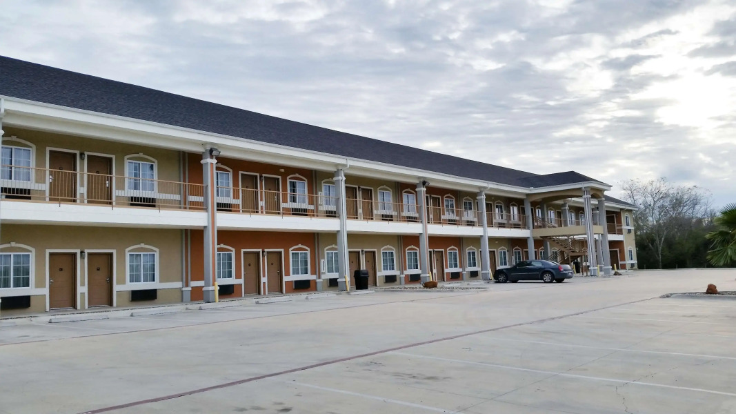 Studio 6-Beeville, TX