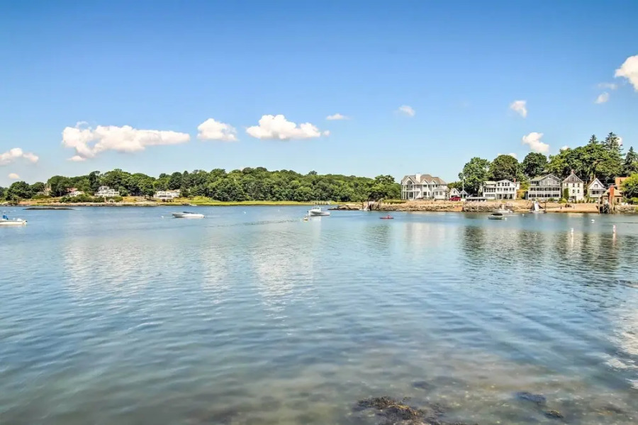 Pet-friendly Branford Apt - 10 Min Walk to Beach!