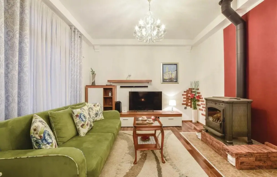 Beautiful Home in Srinjine With Wifi and 3 Bedrooms
