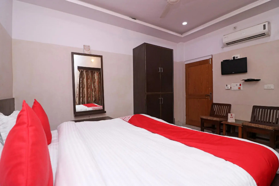 OYO 24103 Akbar Palace
