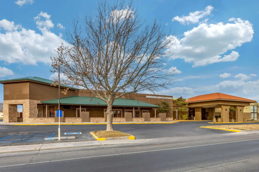 Clarion Inn & Suites Roswell