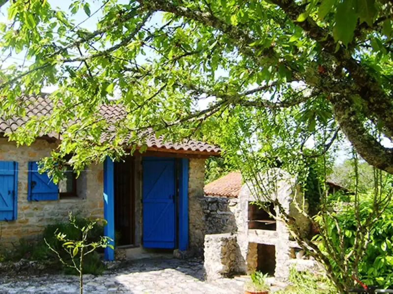 House With 2 Bedrooms in Brouchaud, With Enclosed Garden and Wifi