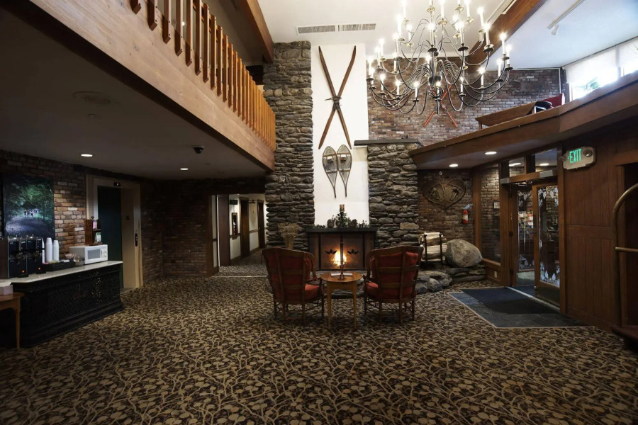 Cortina Inn & Resort