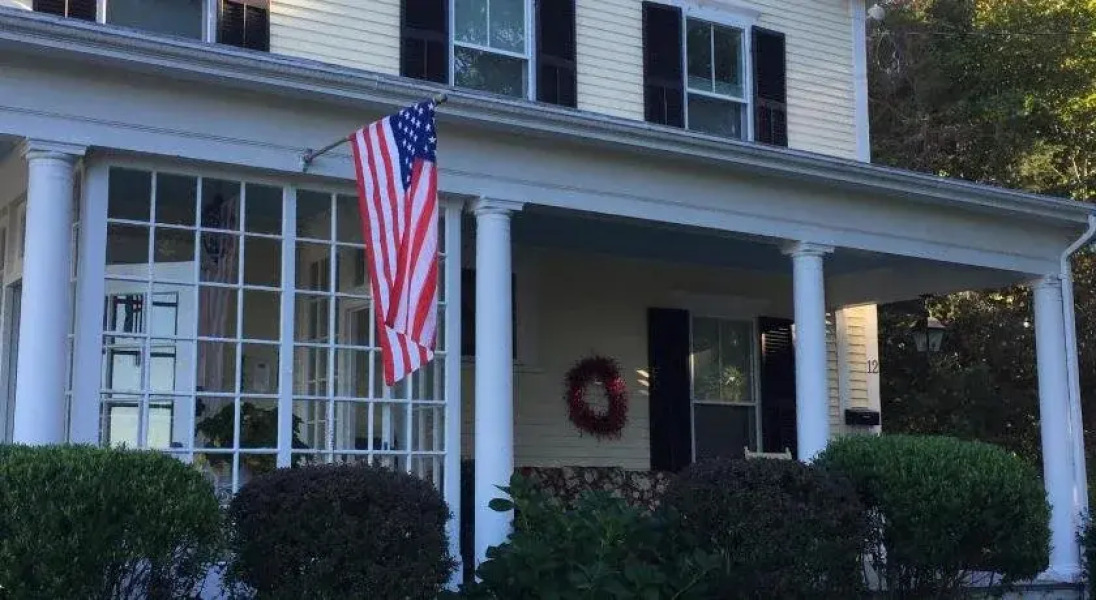 Bayberry Inn Bed & Breakfast