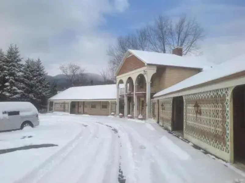 Plantation Motel