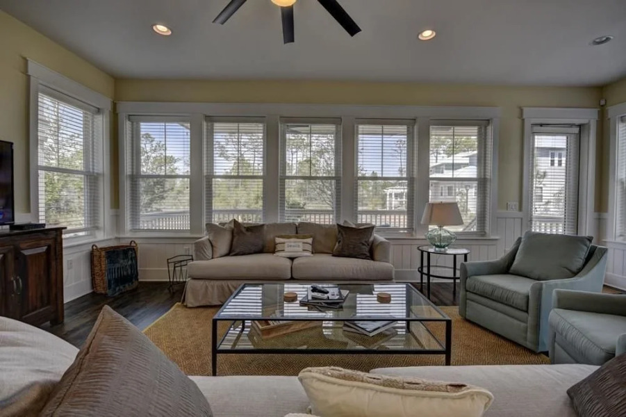 Fleur de Lee Holiday Home by Blue Sun