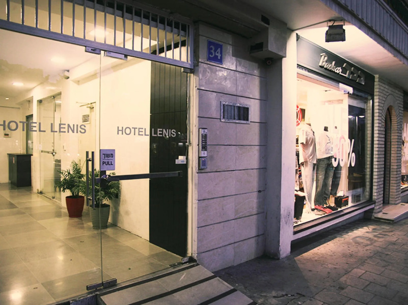 Lenis Hotel