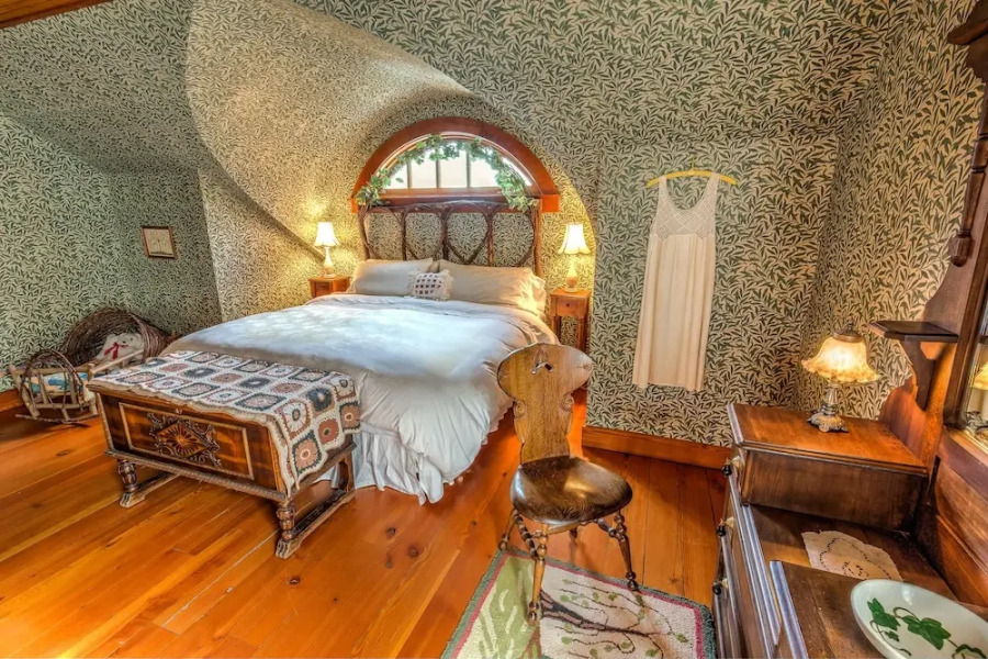 Round Barn Farm B & B Event Center