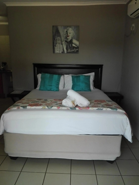 Waterside Lodge CC
