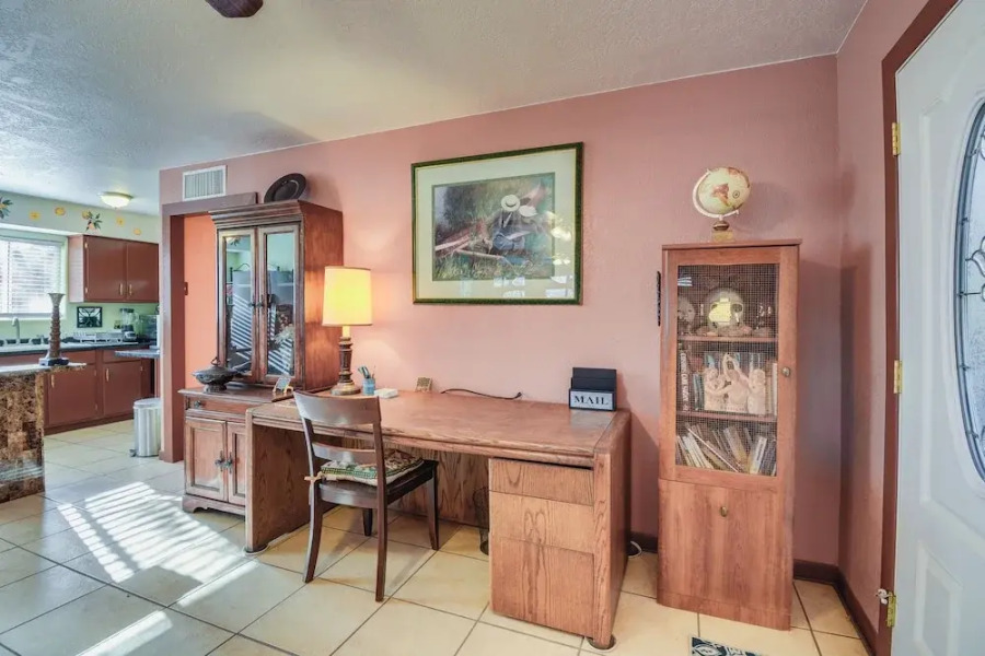 Artfully Decorated Cottonwood Home: Pets Welcome!