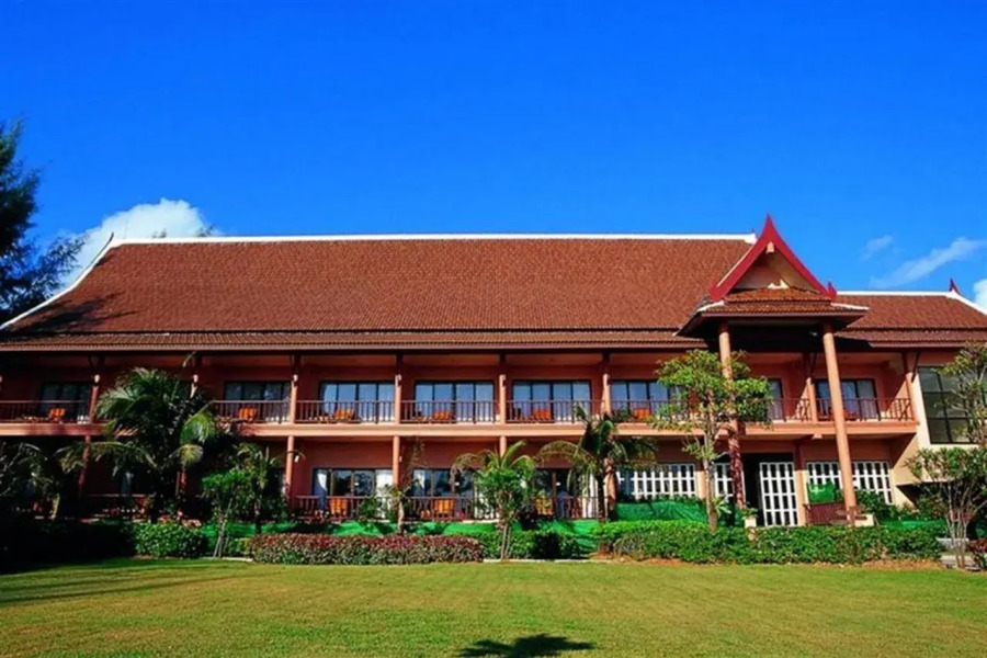 Lanta Casuarina Beach Resort