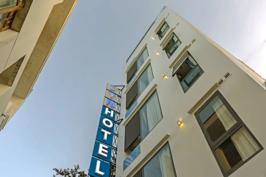 Lyn's Hotel & Apartment