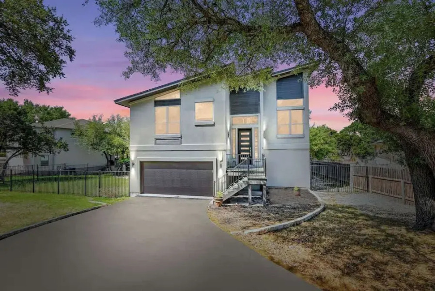 Upscale 5BR Home on Lake Travis/hottub/lake Views