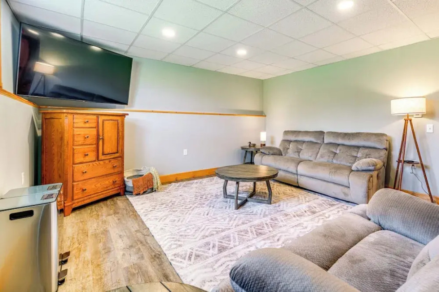 Mtn-view Home 6 Mi to Jay Peak Resort: Fish & Hike