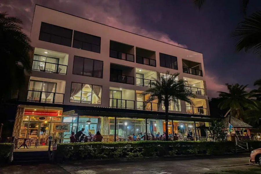 Ramada Suites By Wyndham Seafront Coral Coast