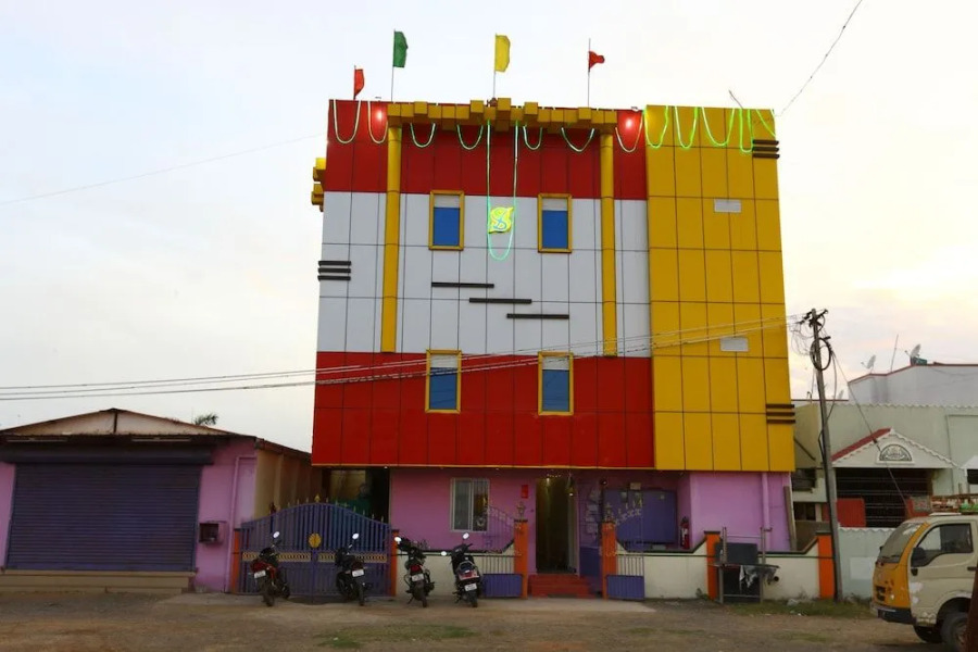 OYO 7747 SS Residency