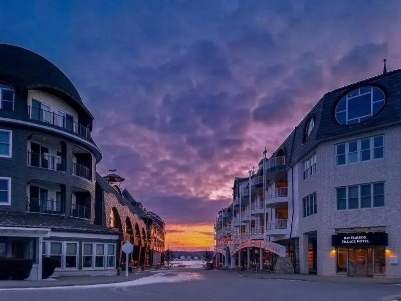 Bay Harbor Resort and Marina