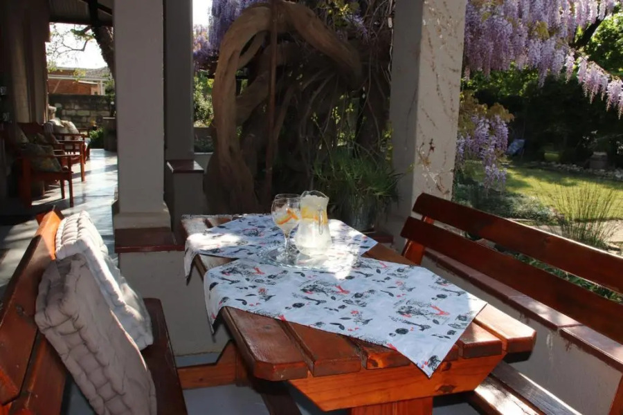 Top House Bed & Breakfast