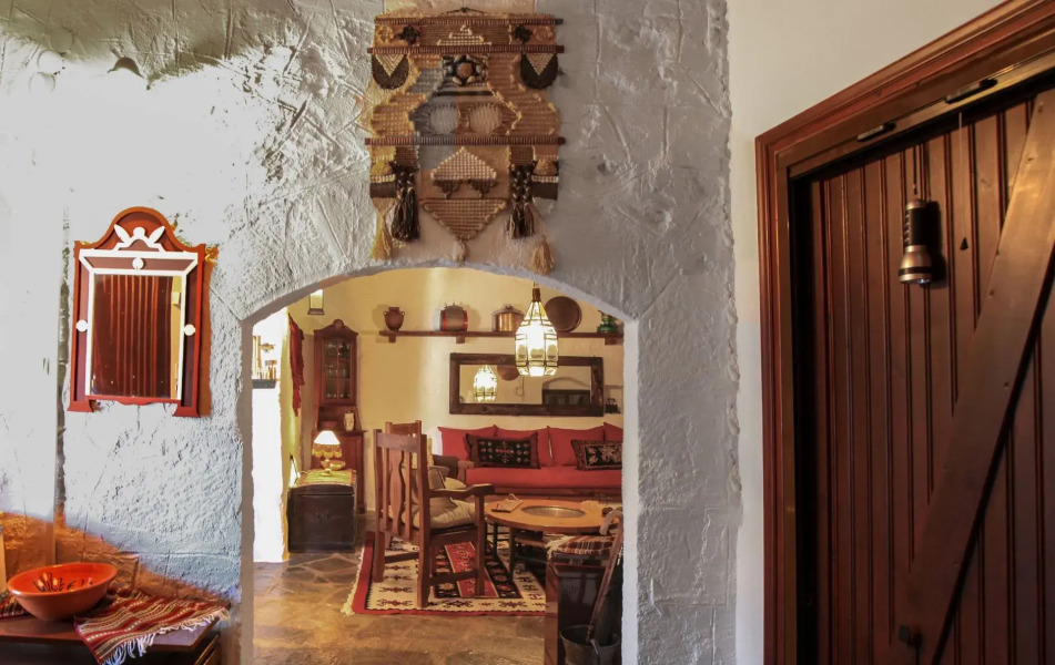 Dandy On The Hill - Amfikleia