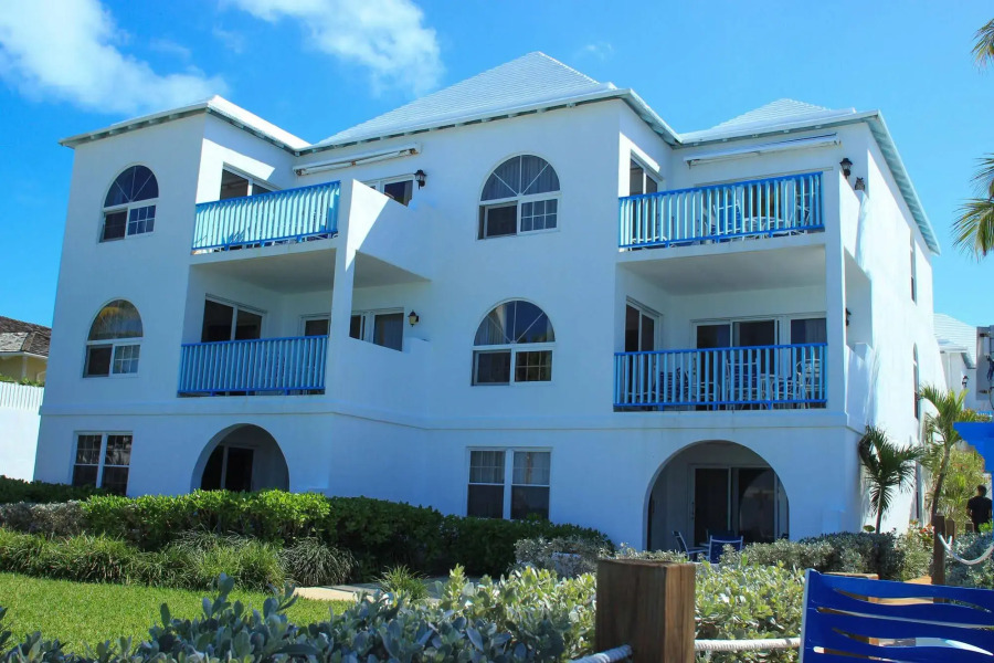 Paradise Island Beach Club by RedAwning