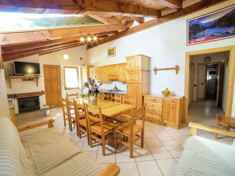 Apartment With Fireplace