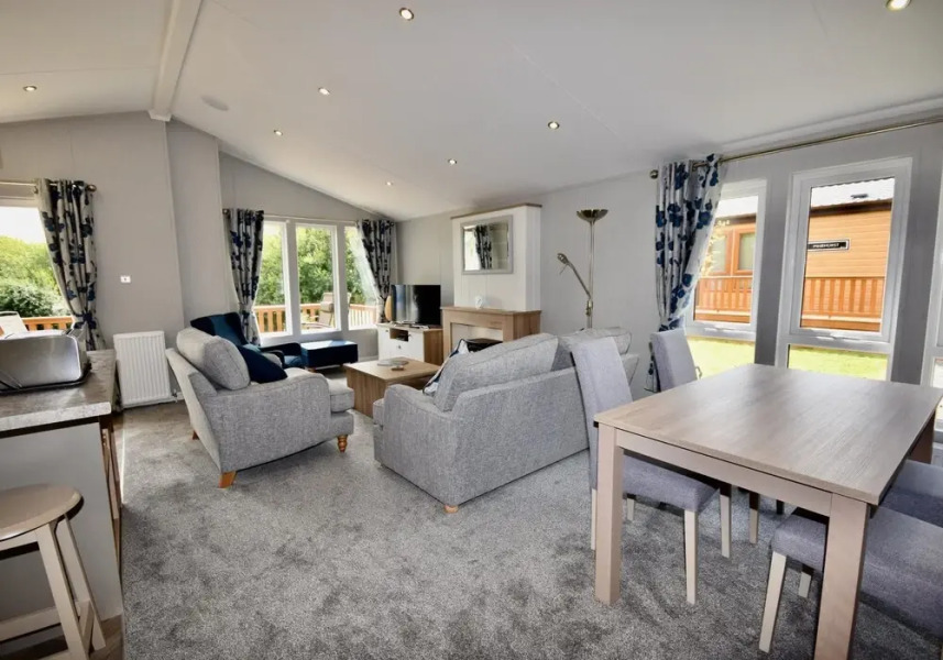 Poppy An Immaculate Lake Side Lodge the Perfect Retreat for all Sleeps 4