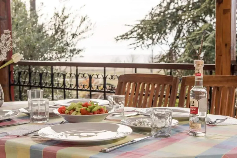 "2steps from the BEACH"