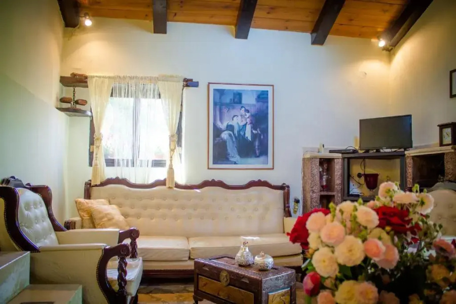 Gioia Traditional House