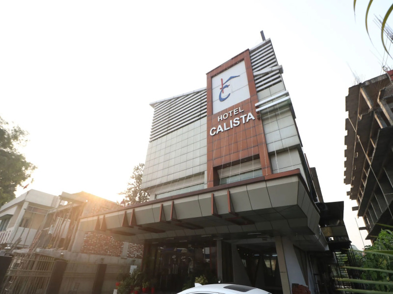 OYO 9978 Hotel Calista