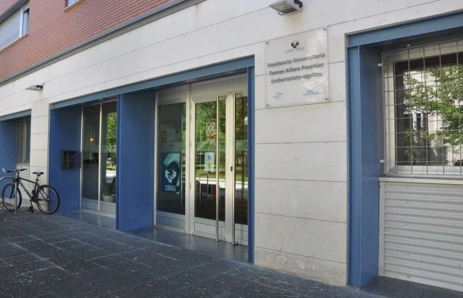 Residencia Universitaria Resa Tomás Alfaro Fournier - Centro Adscrito a REAJ - Campus Accomodation