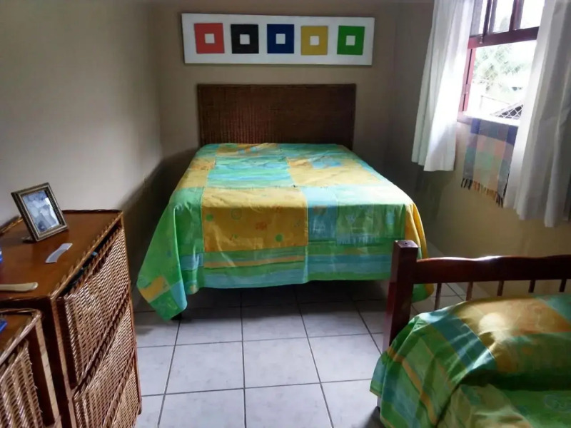 Casa c piscina a 700m da Praia de Caraguatatuba SP