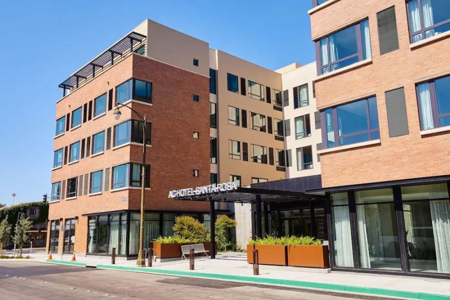 AC Hotel by Marriott Santa Rosa Sonoma Wine Country