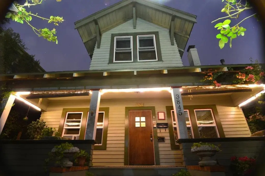 Hillcrest House Bed & Breakfast